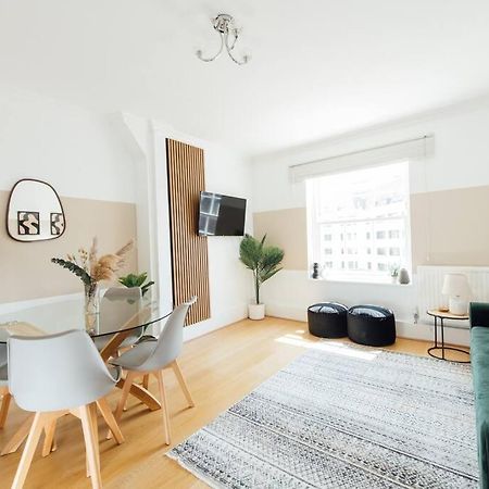 Charming 2 Bedroom Flat In The Heart Of Kings Cross, Londra Esterno foto