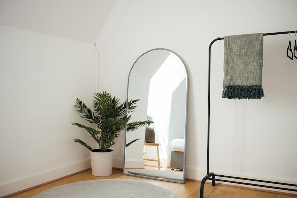 Charming 2 Bedroom Flat In The Heart Of Kings Cross, Londra Esterno foto