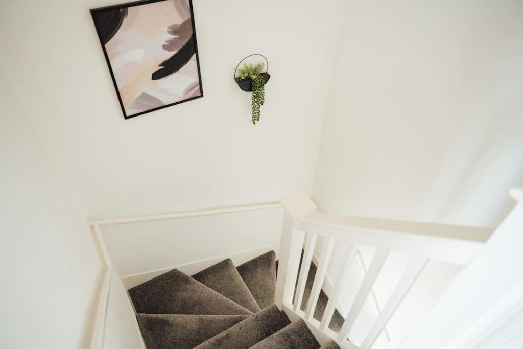 Charming 2 Bedroom Flat In The Heart Of Kings Cross, Londra Esterno foto