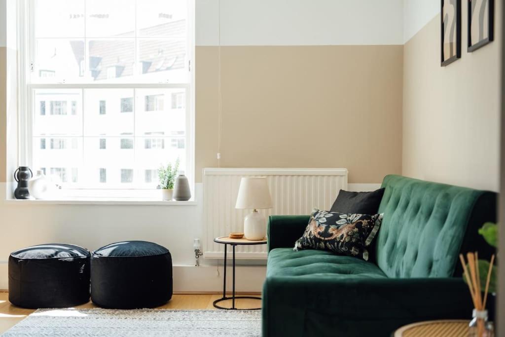 Charming 2 Bedroom Flat In The Heart Of Kings Cross, Londra Esterno foto