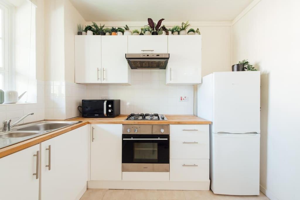 Charming 2 Bedroom Flat In The Heart Of Kings Cross, Londra Esterno foto