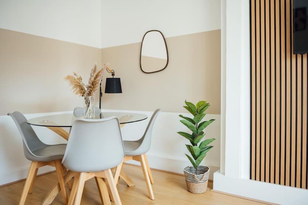 Charming 2 Bedroom Flat In The Heart Of Kings Cross, Londra Esterno foto
