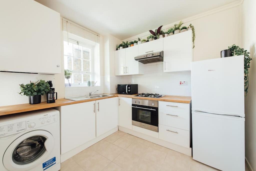 Charming 2 Bedroom Flat In The Heart Of Kings Cross, Londra Esterno foto