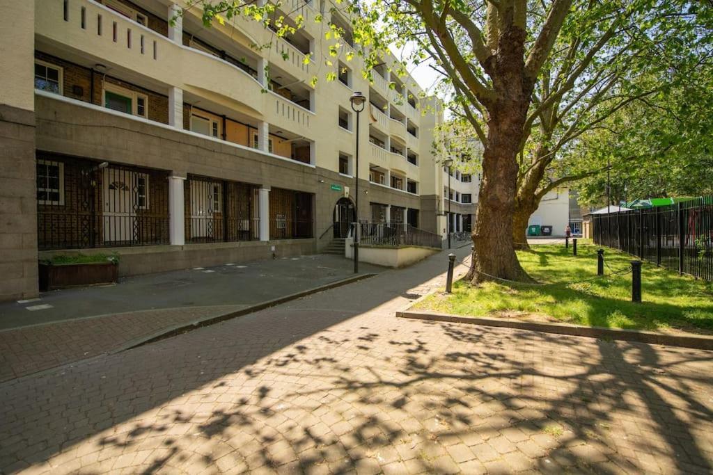 Charming 2 Bedroom Flat In The Heart Of Kings Cross, Londra Esterno foto