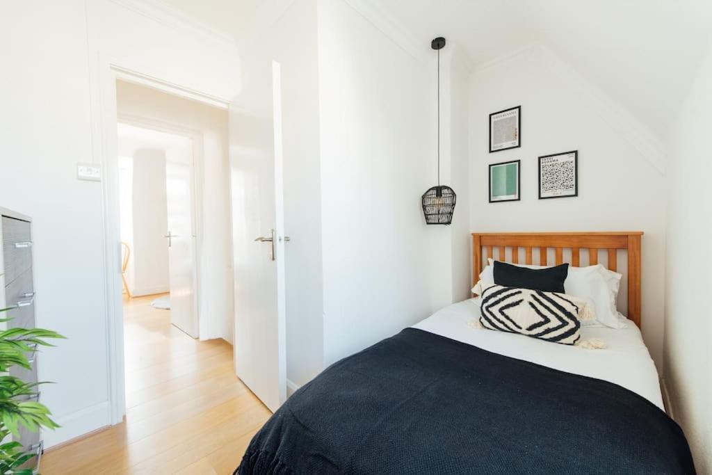 Charming 2 Bedroom Flat In The Heart Of Kings Cross, Londra Esterno foto